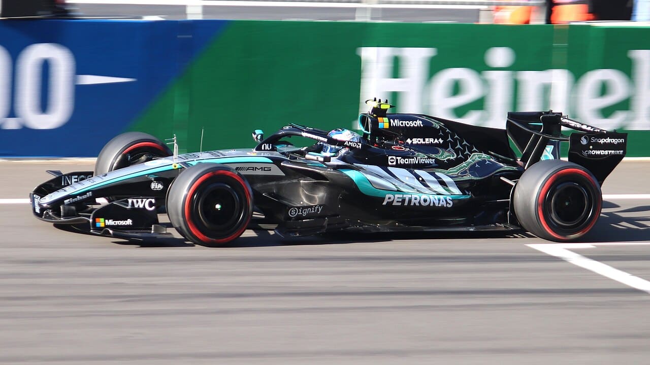 Kimi Antonelli za volantom Mercedesu počas Veľkej ceny Číny 2026